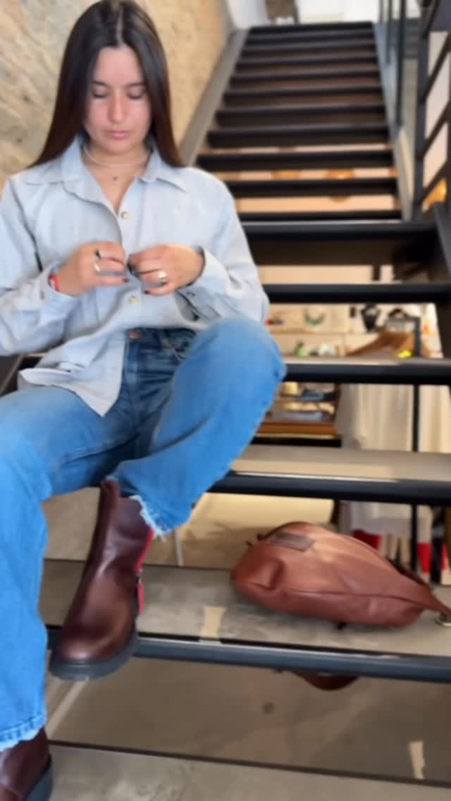 Look aprobado por: ☀️ El sol de las 12 💨 El viento de las 5 🧣 Y mi indecisión climática de todos l